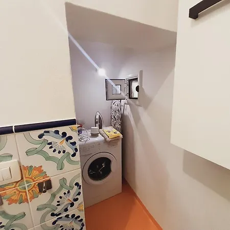 Alghero, Old Town Apartmán *