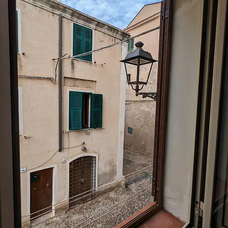 Alghero, Old Town Apartmán *